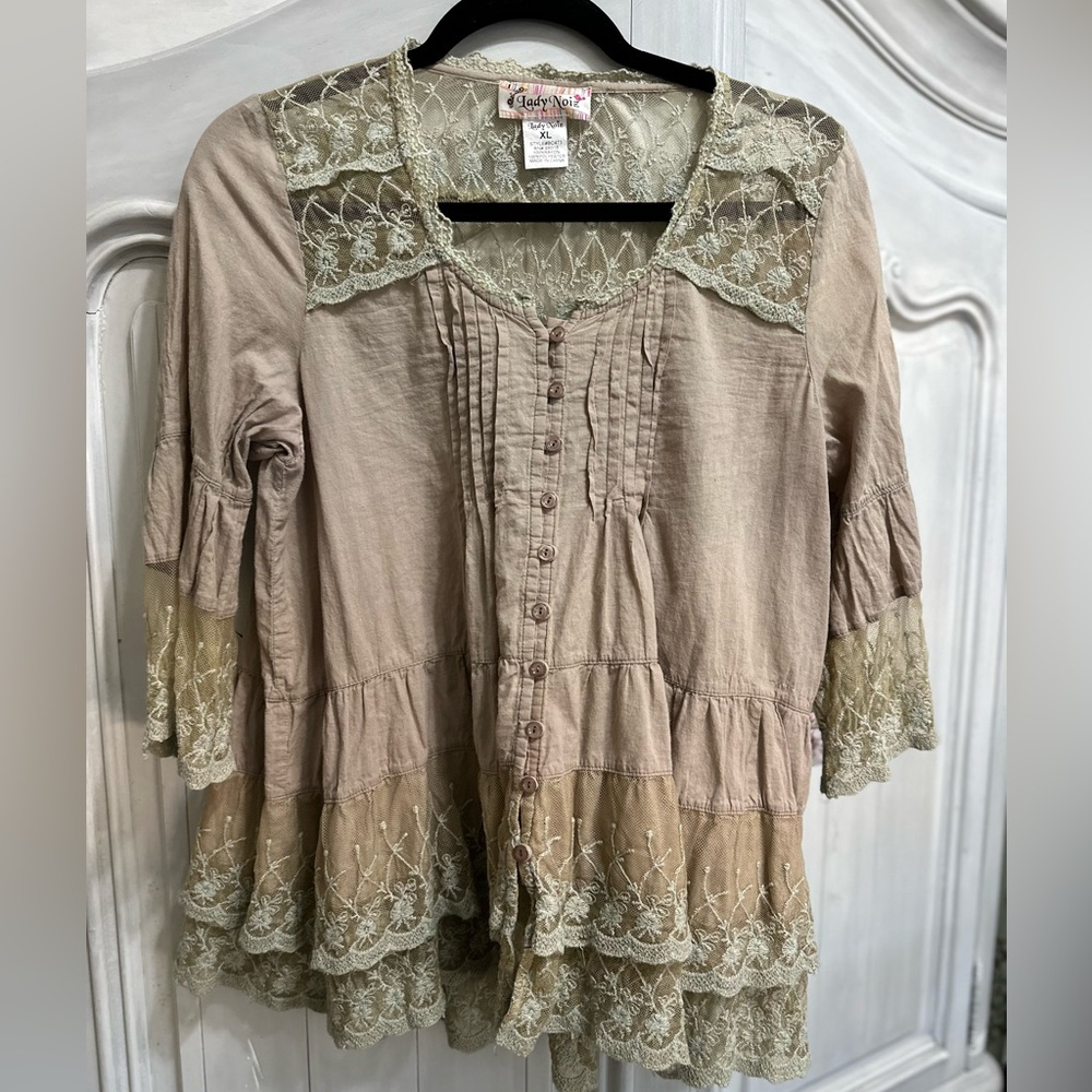 Xl Lacey top